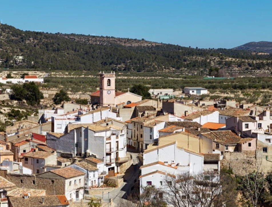 Puerta del Palacio-Castillo de Bicorp, Spain